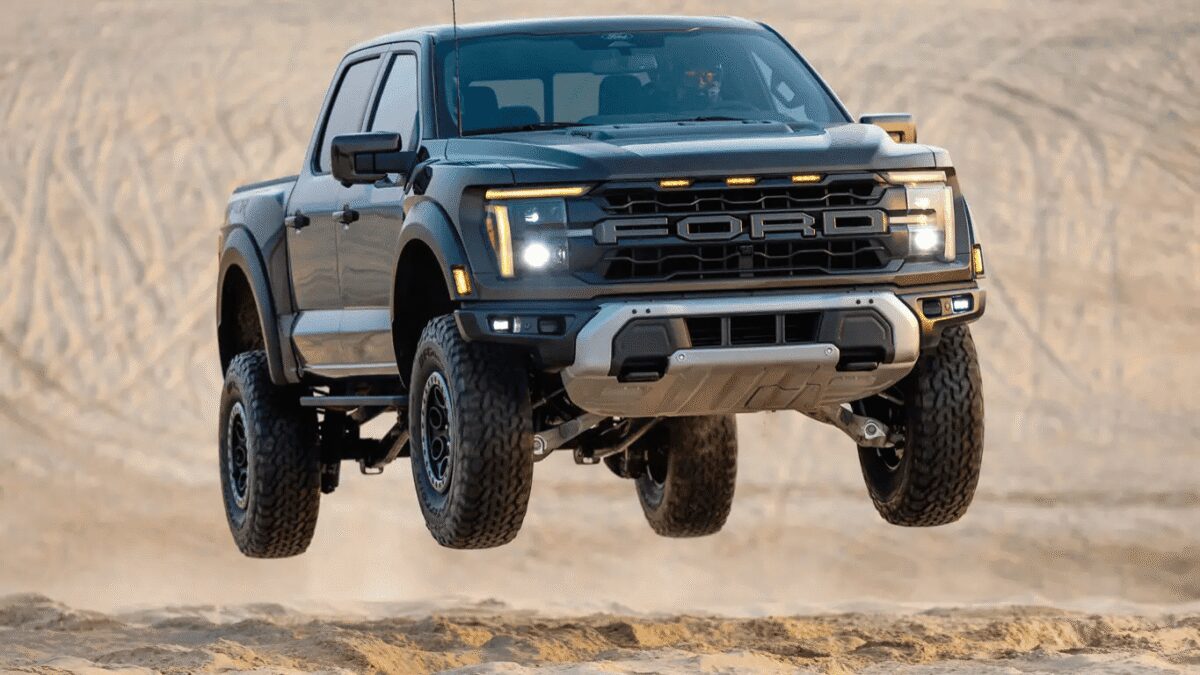 В Россию привезли новый Ford F-150 Raptor 2024