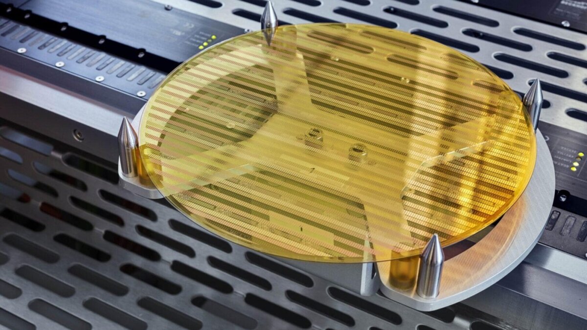 Создан первый в мире гибкий микропроцессор без кремния