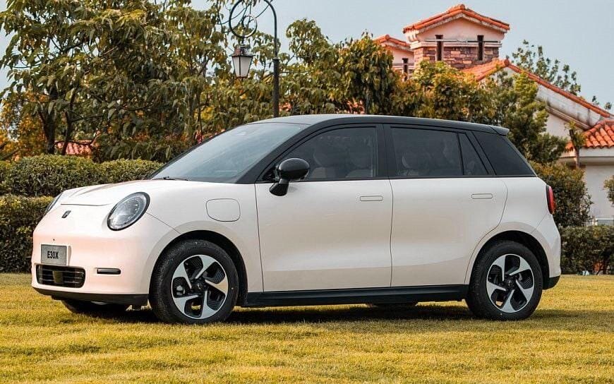 Компактный электромобиль JAC E30X готовится к официальным продажам в России