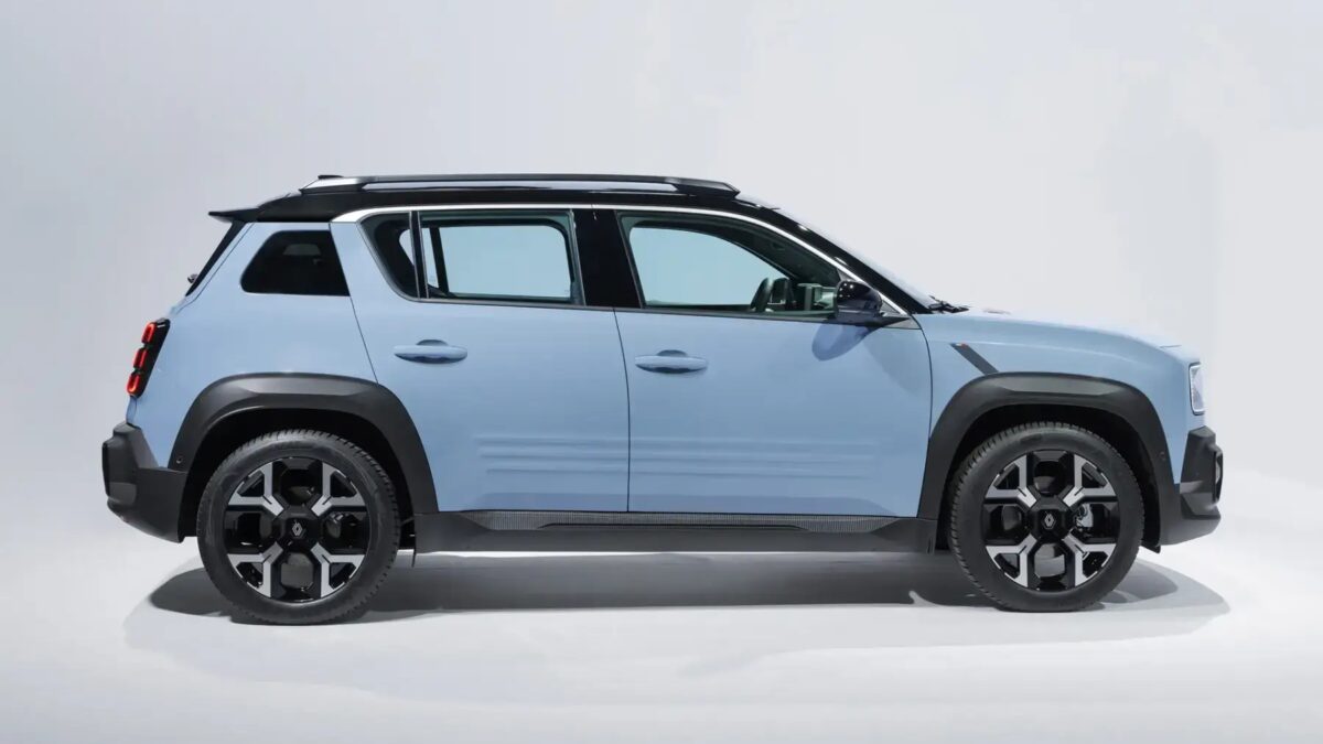 Современный Renault 4 E-Tech дебютировал на Парижском автосалоне 2024 года