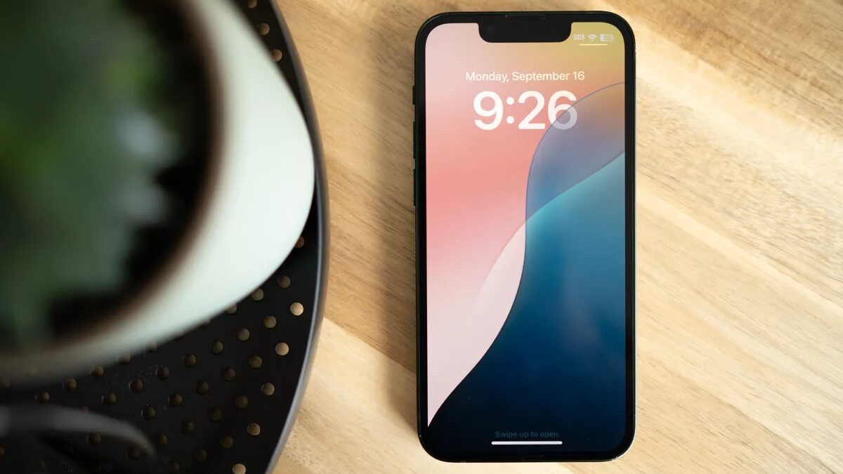 Apple позволит менять приложения для звонков и сообщений по умолчанию в iOS 18.2