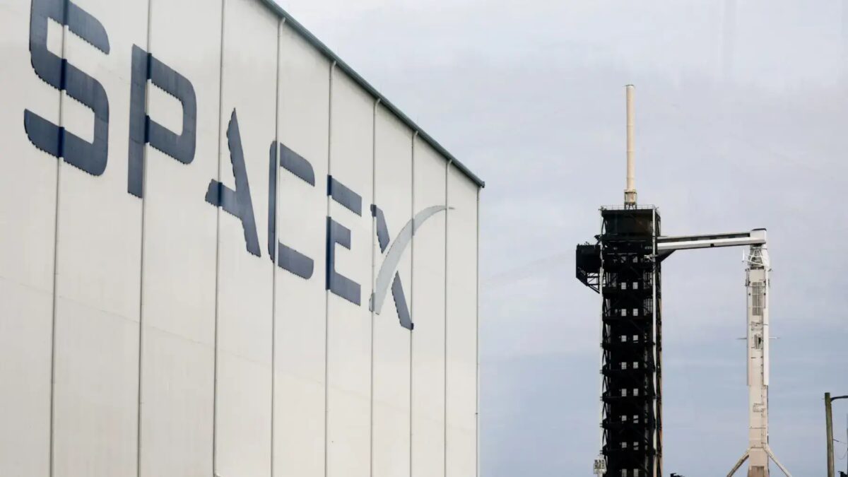 SpaceX Falcon 9 получила разрешение на возвращение к полетам для миссии Hera