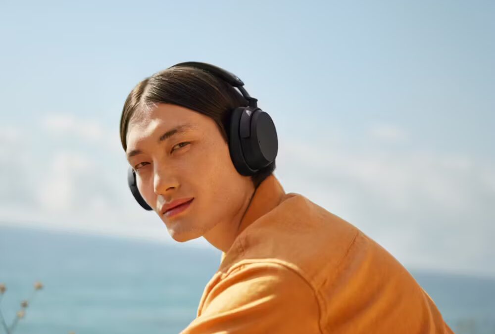 Sennheiser выпустил наушники Accentum Wireless SE с Bluetooth-адаптером в комплекте