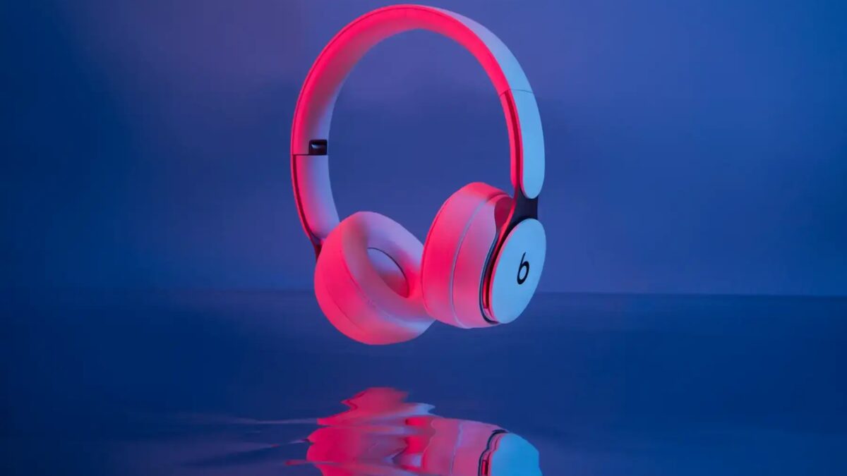 Топ-5 лучших бюджетных беспроводных накладных наушников на 2024 год