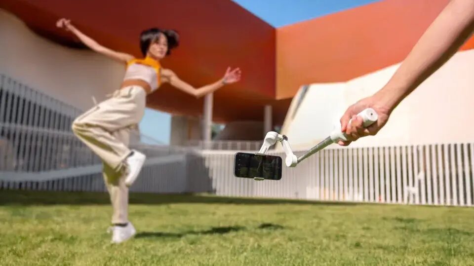 Insta360 представляет Flow 2 Pro: усовершенствованный смартфонный стабилизатор для контент-мейкеров