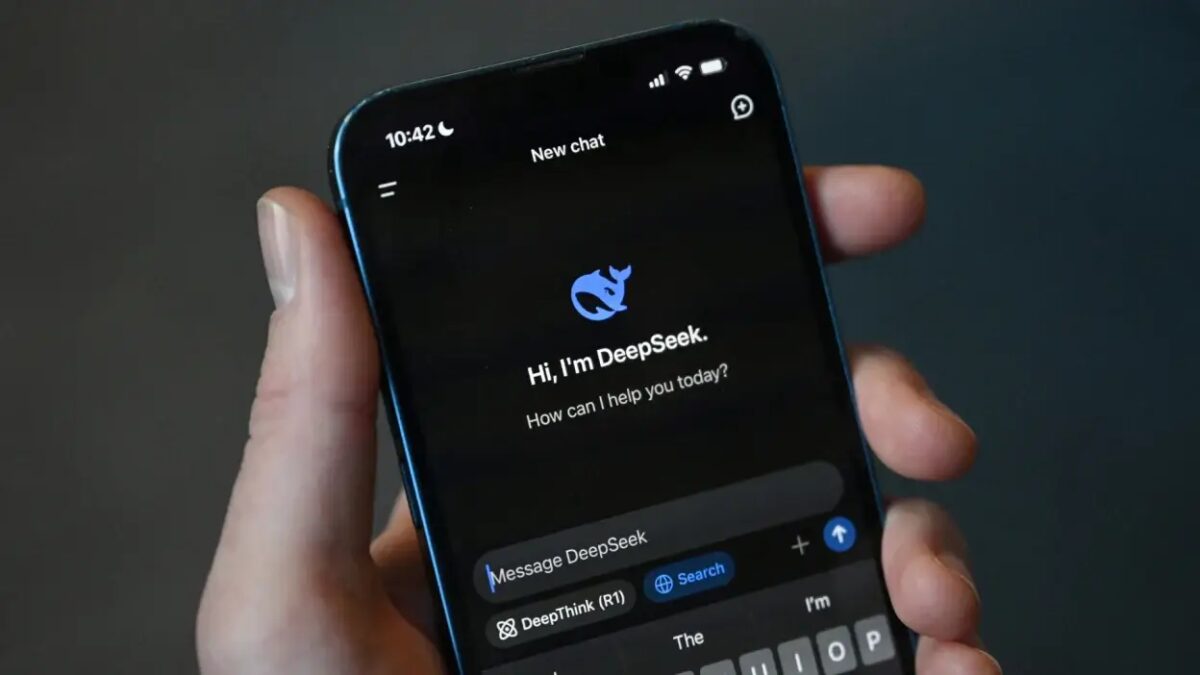 DeepSeek AI возглавил топ App Store