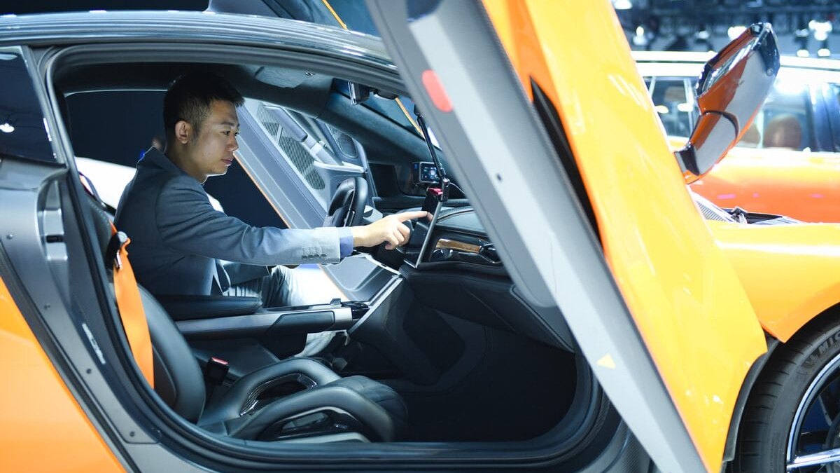 Китайские автопроизводители внедряют DeepSeek для усовершенствования интеллектуального вождения