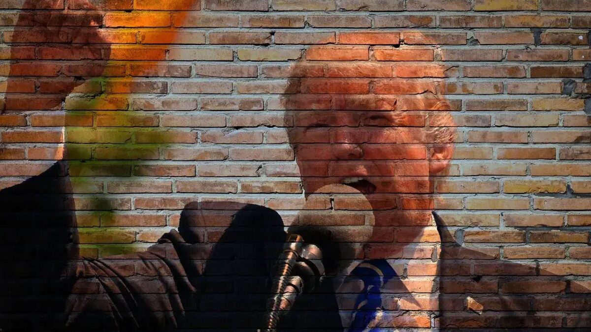 Bitcoin упал до $100 000 после введения Трампом пошлин против Канады, Мексики и Китая