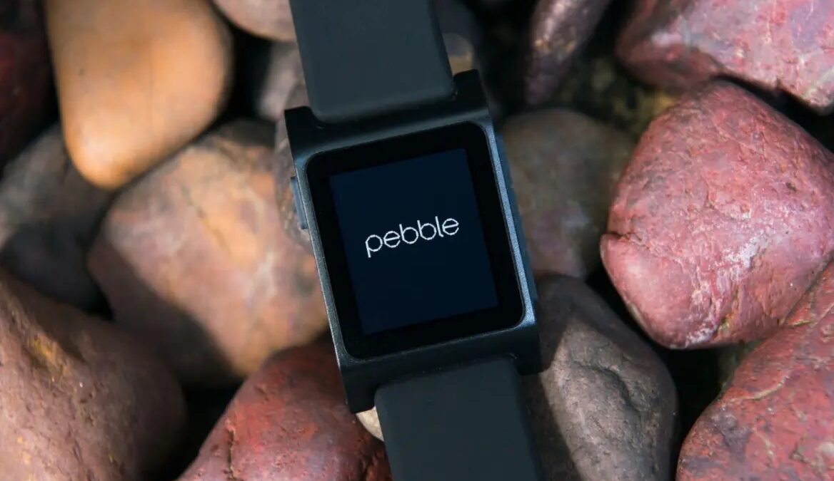 Возвращение Pebble: купили бы вы новые умные часы культового бренда?