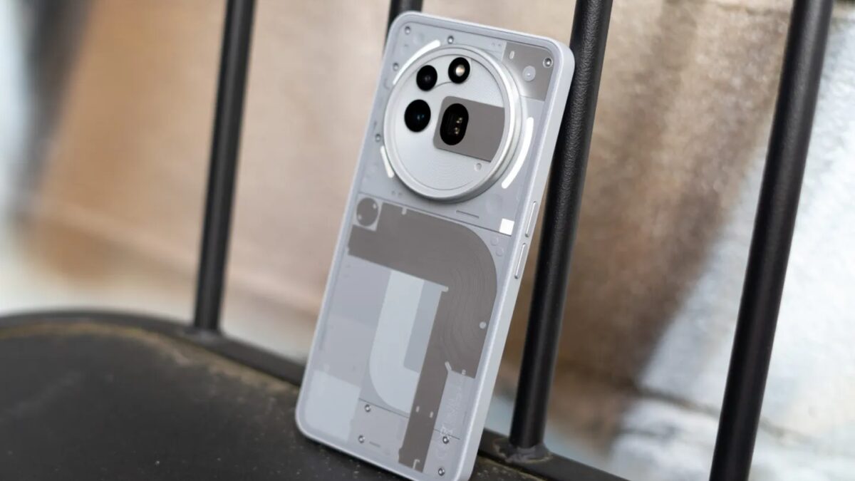 Nothing Phone 3A и 3A Pro: смартфоны с ИИ для порядка в хаосе