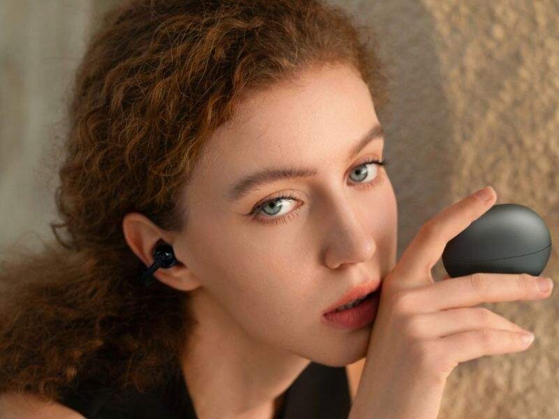 В России стартовали продажи TWS-наушников TECNO FreeHear 1 и Sonic 2