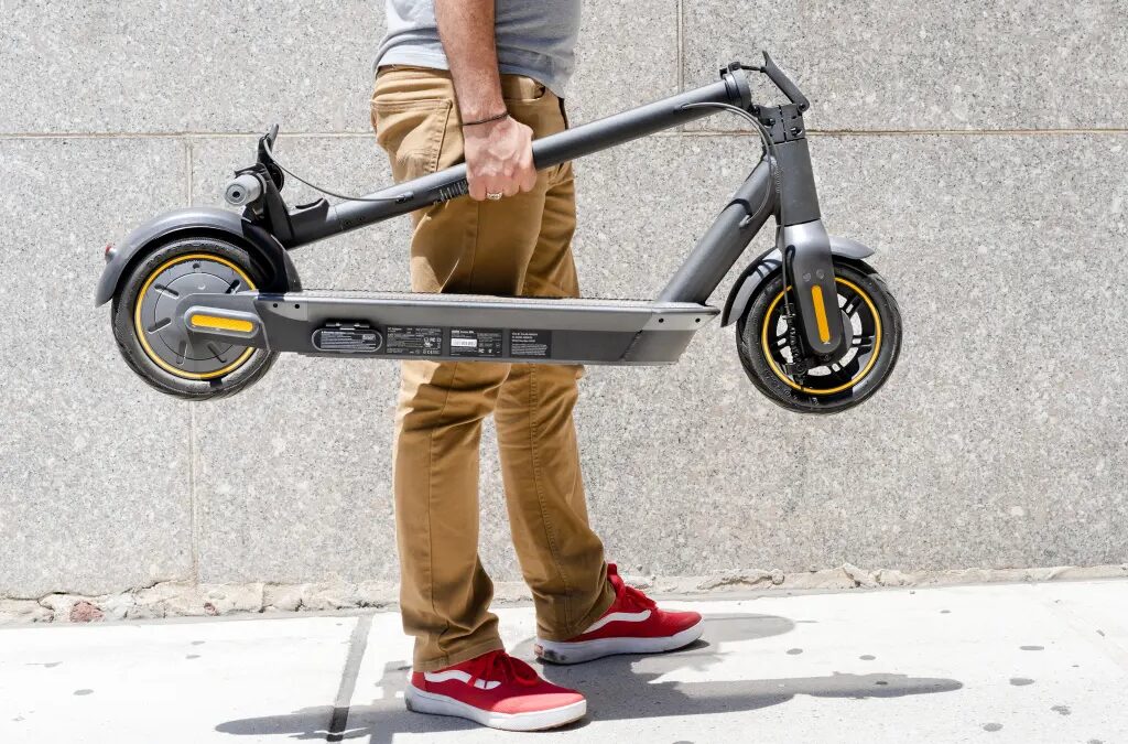 Segway отзывает 220 000 самокатов из-за риска падения