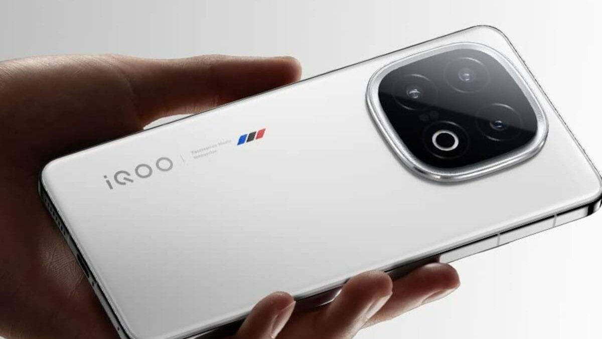 iQOO 15 и iQOO Neo 11: флагманы с 2K-дисплеем и батареей 7000 мАч