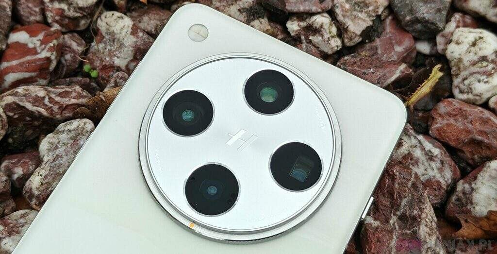 Утекла информация о дисплее, аккумуляторе и зарядке Oppo Find X8S и Find X8S+