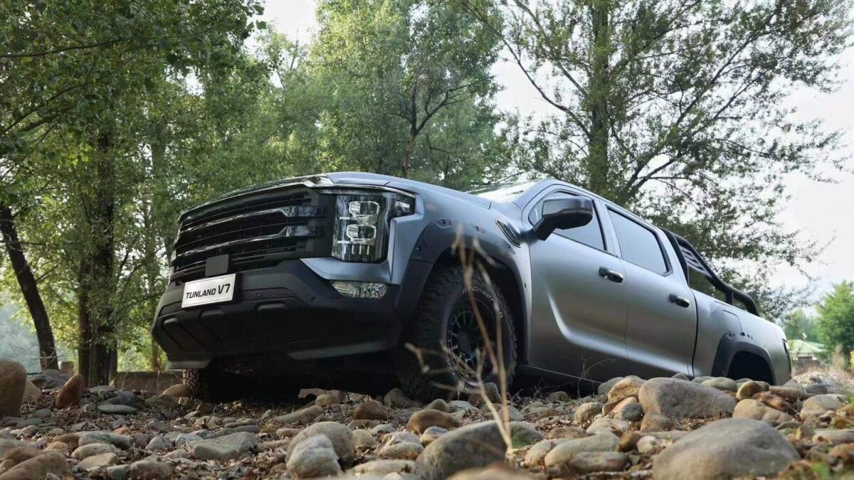 В России представили новые пикапы FOTON TUNLAND V7 и V9