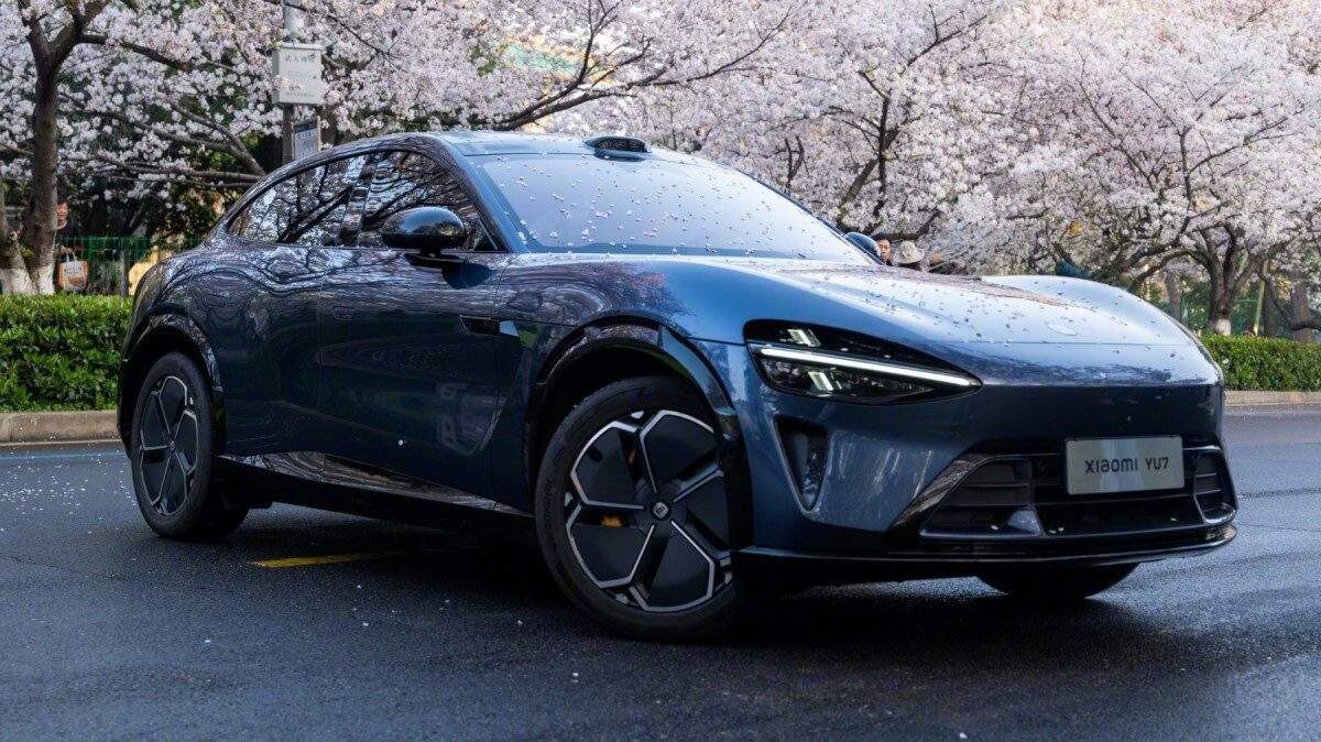 Xiaomi SU7 бьёт рекорды продаж, но автокатастрофа сильно ударила по акциям