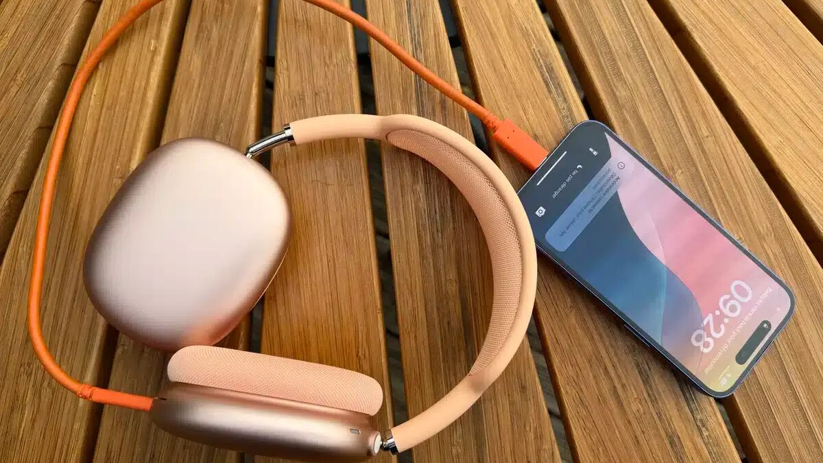AirPods Max получили три новых функции с обновлением iOS 18.4