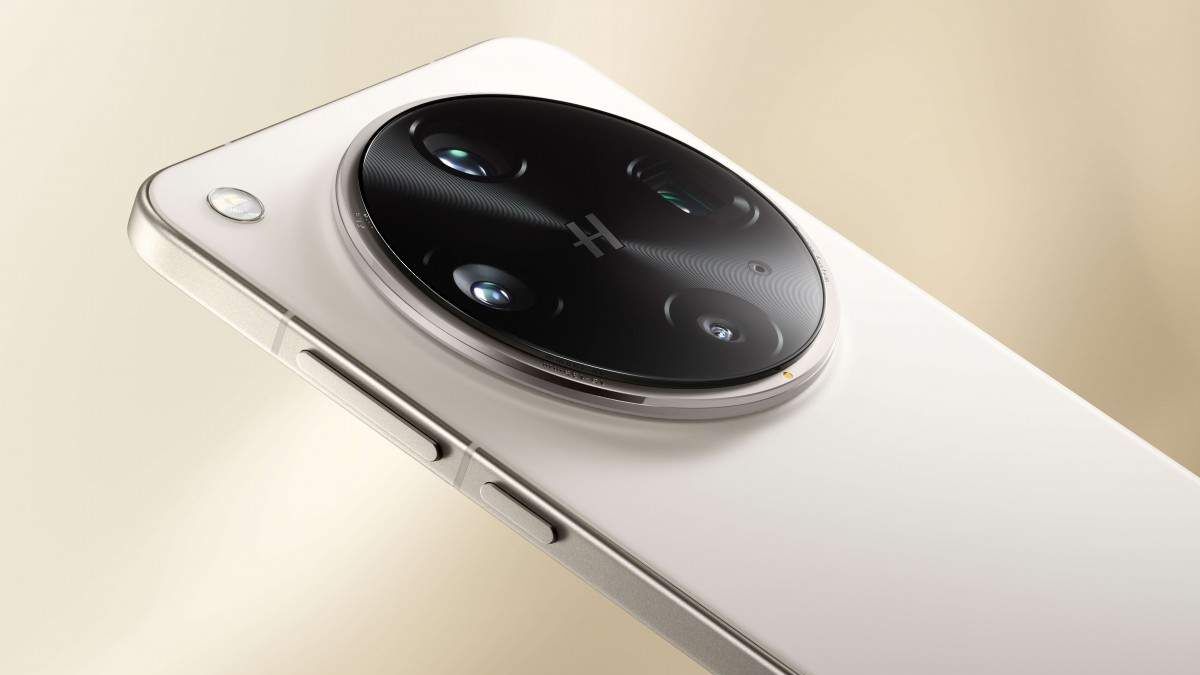 Виво X300 FE с четырьмя камерами сзади и дисплеем без рамки