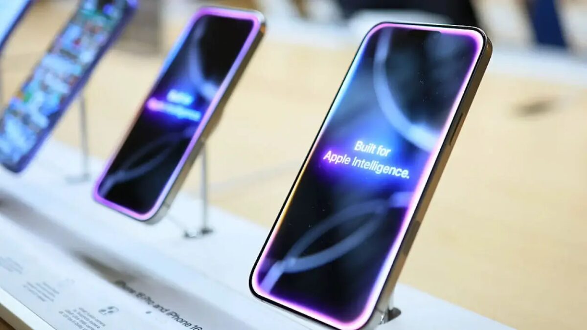 Apple готовит стеклянный iPhone 19 Pro и складной iPhone