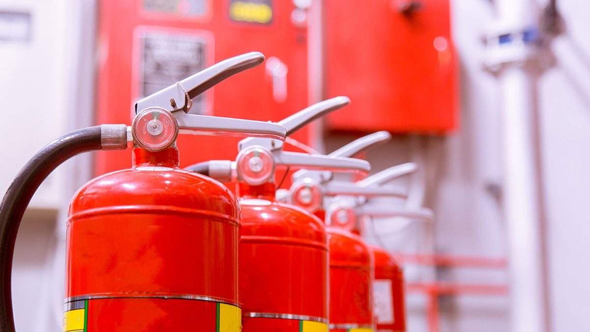 Ozon и МЧС подготовили напоминания о безопасной зарядке гаджетов