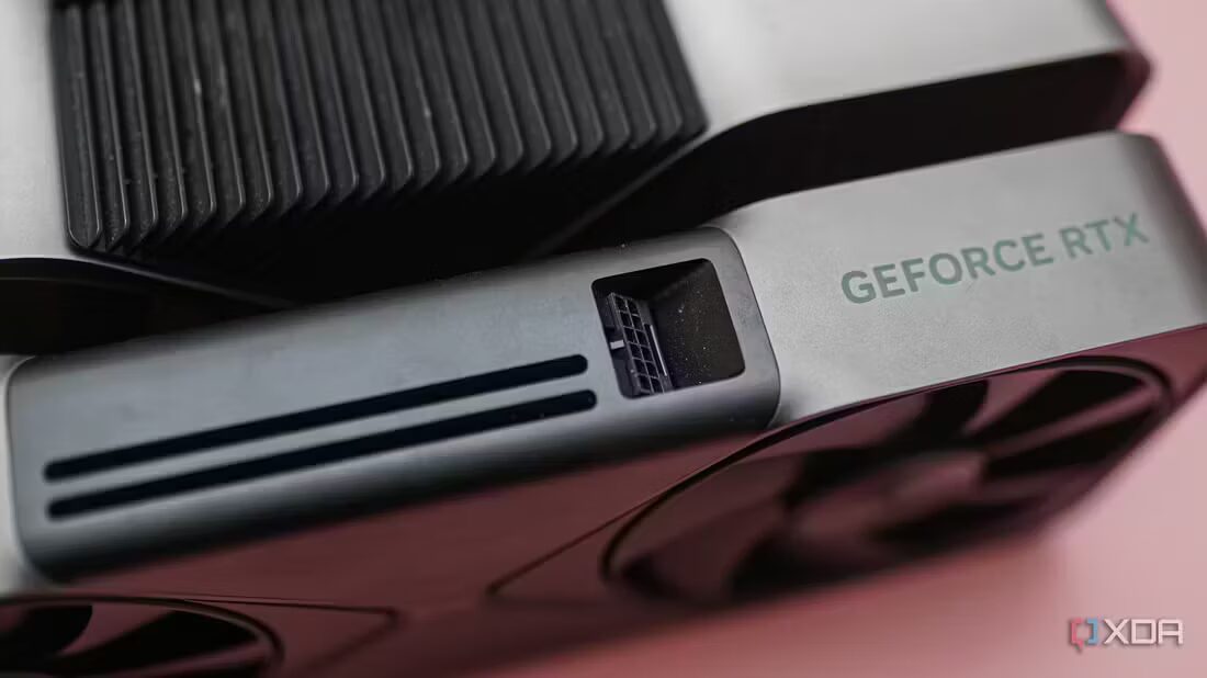 GeForce RTX 5090 снова расплавила кабель — вместе с блоком питания