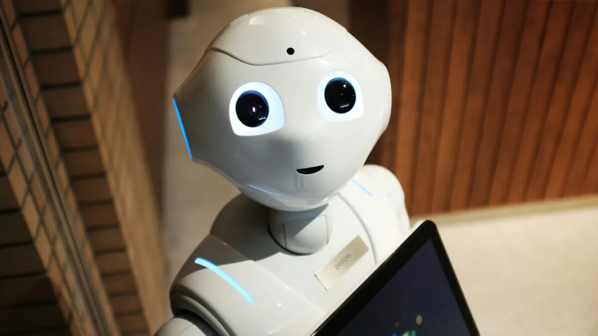 Apple готовит ИИ-доктора: прорыв в медицине или опасный эксперимент?