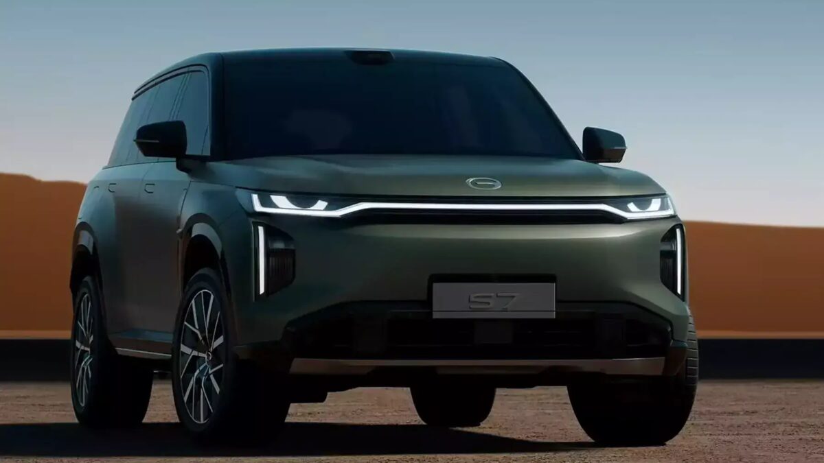 Гибридный кроссовер GAC S7 официально едет в Россию — старт продаж до конца 2025 года