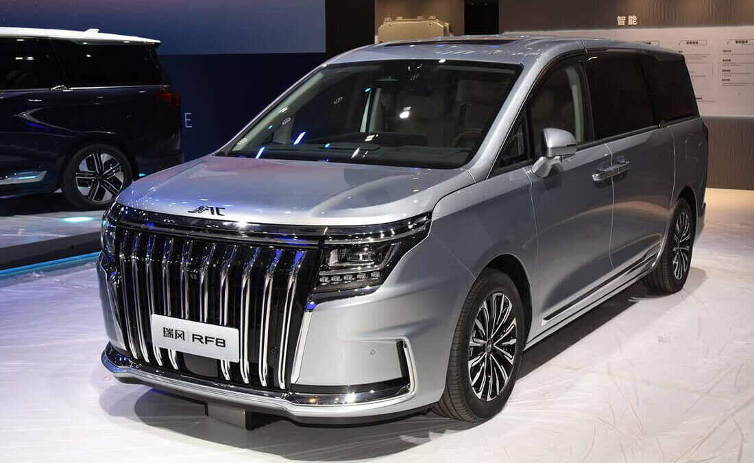 JAC привезёт в Россию бизнес-вэн уровня Toyota Alphard