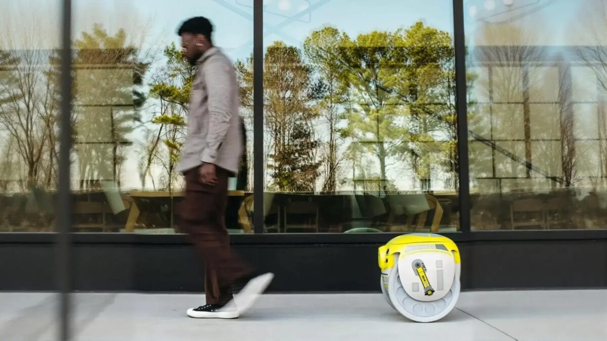 Disney представил робота-компаньона G1T4-M1N1 в стиле дроидов из Star Wars