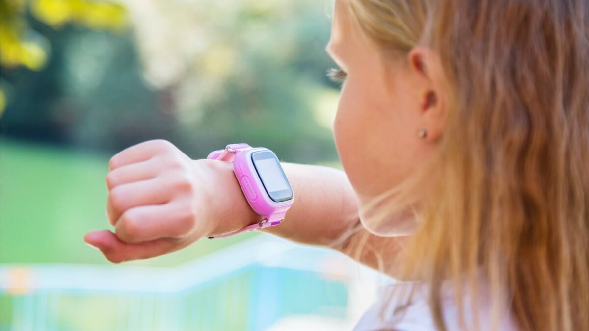 В детских смарт-часах Elari появился AI-ассистент Ариэль