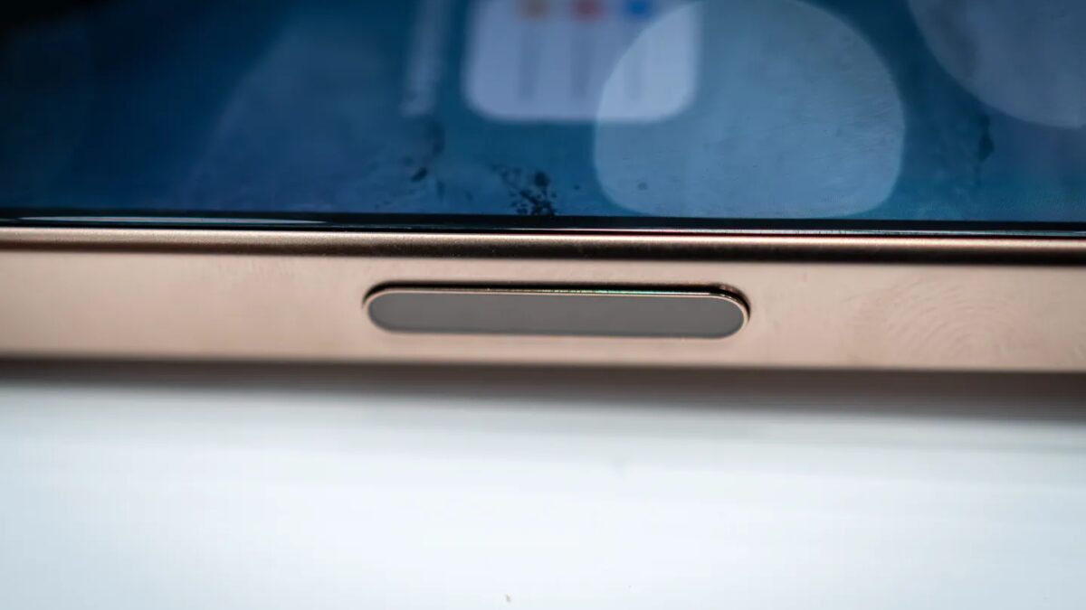 Apple может выпустить «полностью стеклянный» iPhone в 2027 году