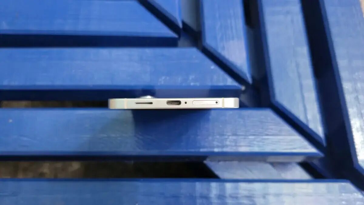 Galaxy S25 Edge — самый тонкий смартфон Samsung. Всего 5,8 мм!