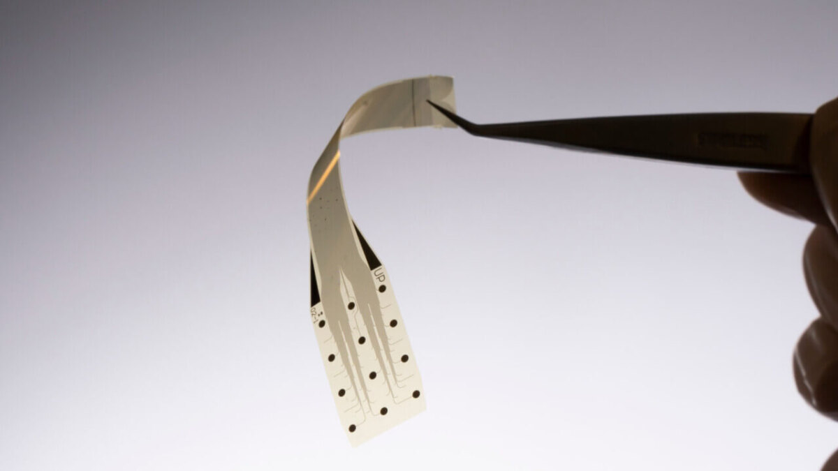 Конкурент Neuralink отказывается от «суперспособностей» — только лечение