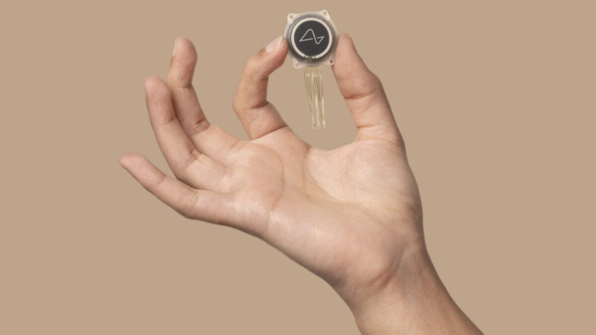 Мозговой интерфейс Neuralink: Парализованный пациент редактирует видео на YouTube и озвучивает текст своим голосом