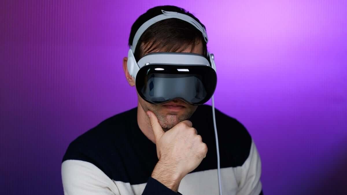 Владельцы Vision Pro пожаловались на боль в шее и «разочарование за $3499»