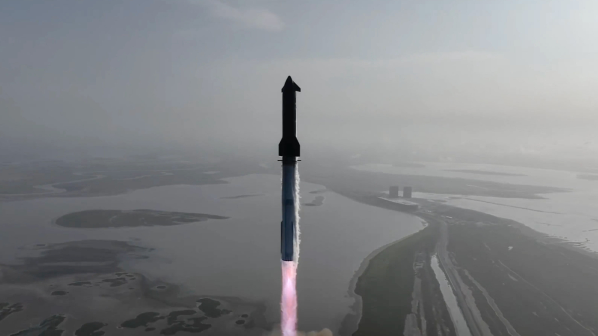 Starship снова в космосе: удачный запуск, но неуправляемое падение в океан