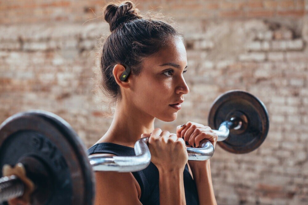 JBL выпустила свои первые спортивные наушники открытого типа