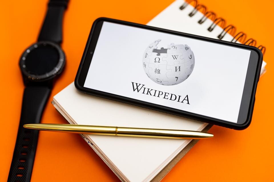 Wikipedia приостановила тест ИИ после критики редакторов