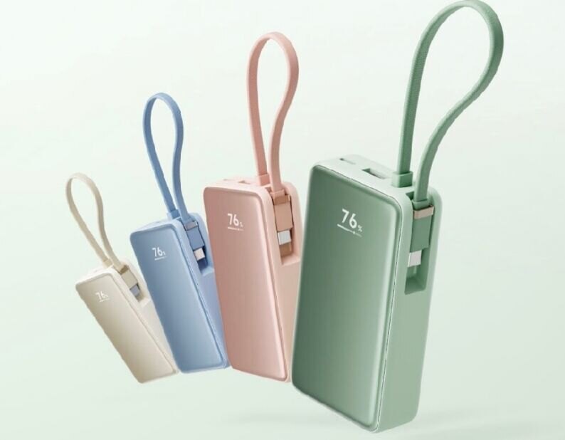 Xiaomi представил пауэрбанк на 10 000 мАч со встроенным кабелем и экраном