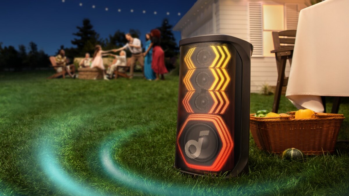 Soundcore представила портативную колонку Rave 3S с караоке и светомузыкой