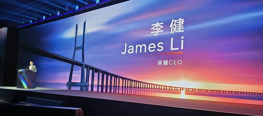 HONOR анонсировала AI-стратегию и флагман Magic V5