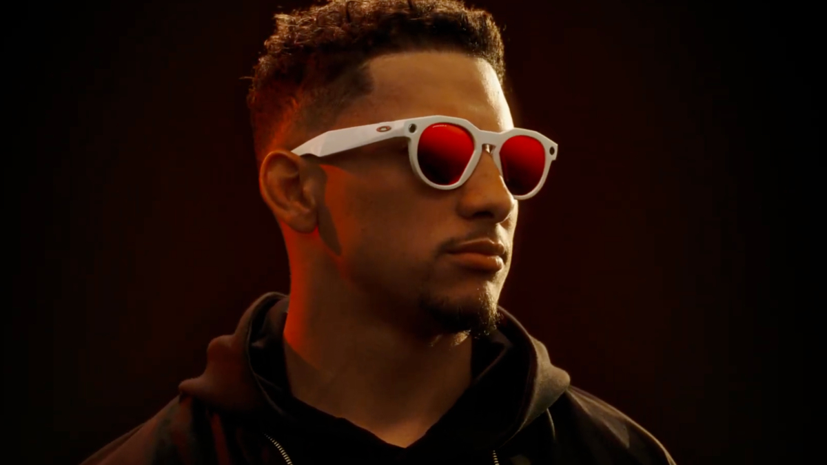 Meta* и Oakley представили новые умные очки
