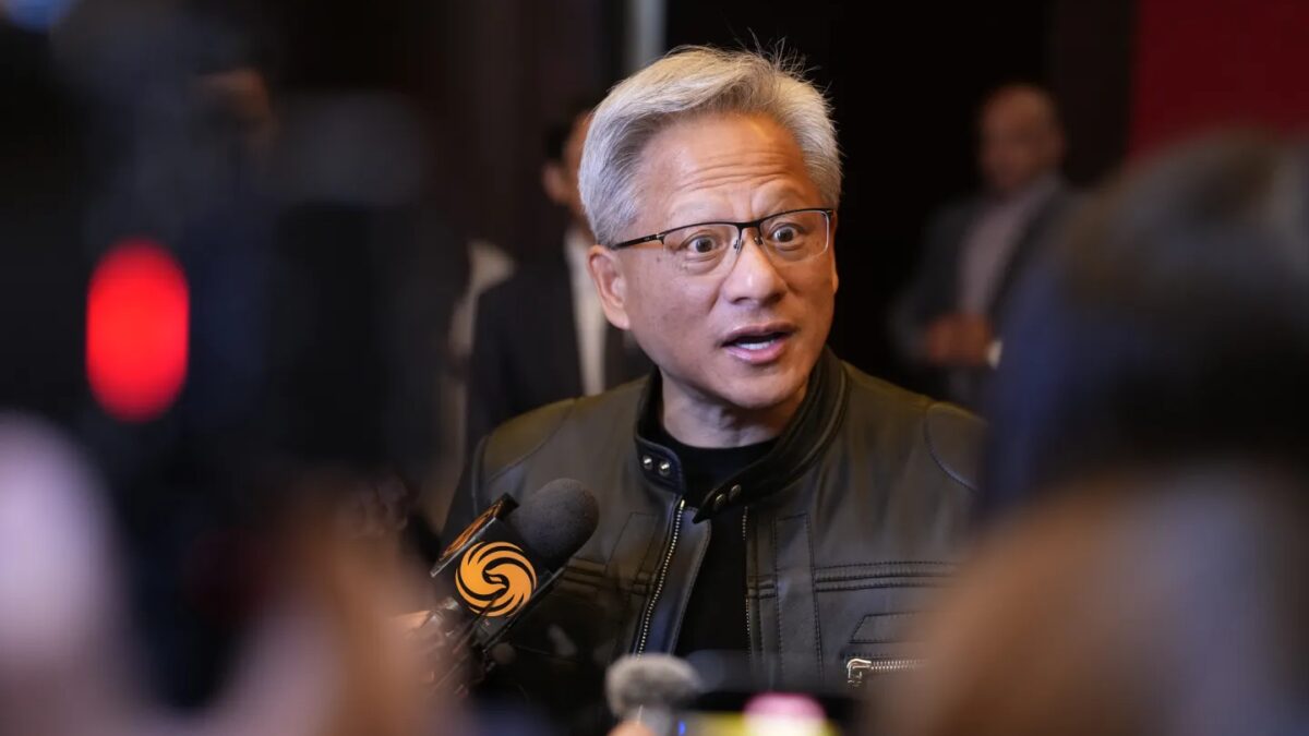 Трамп отказался от идеи разделить Nvidia после беседы с Дженсеном Хуангом