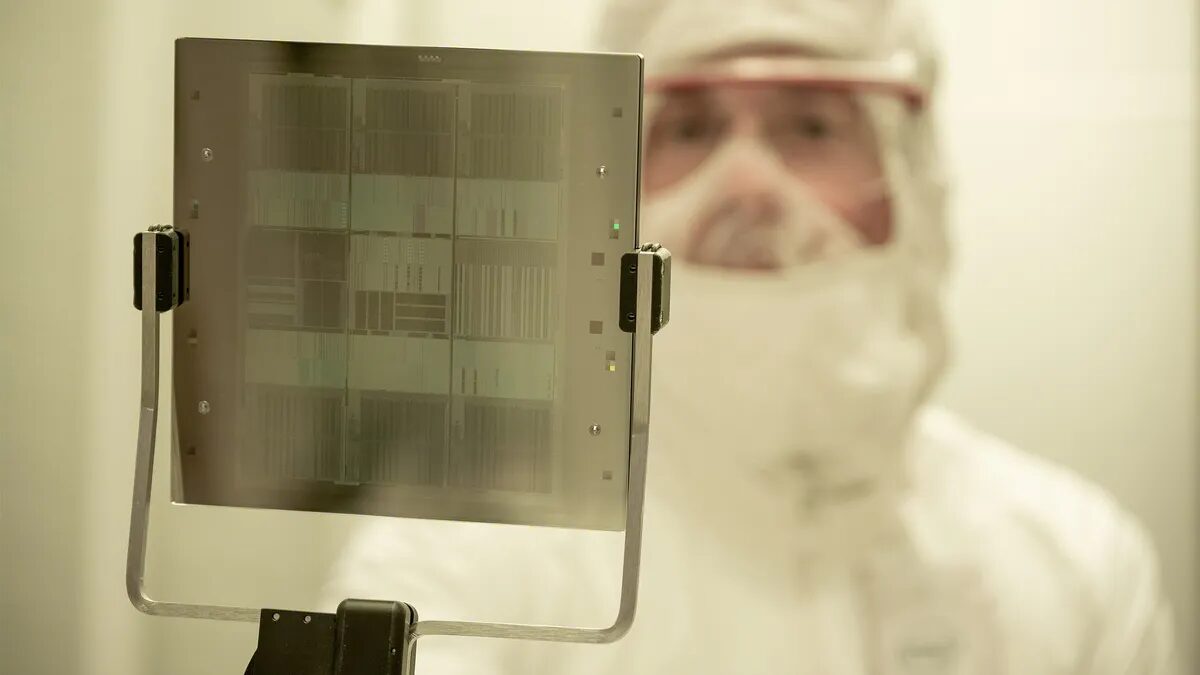 Intel может отказаться от разработки 14A и последующих техпроцессов