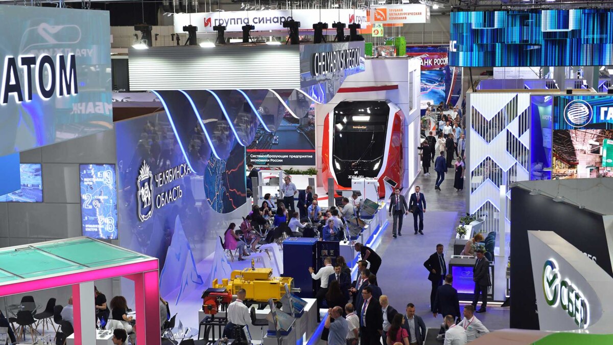 Биометрический терминал от «Аналитического центра» показали на Иннопроме–2025