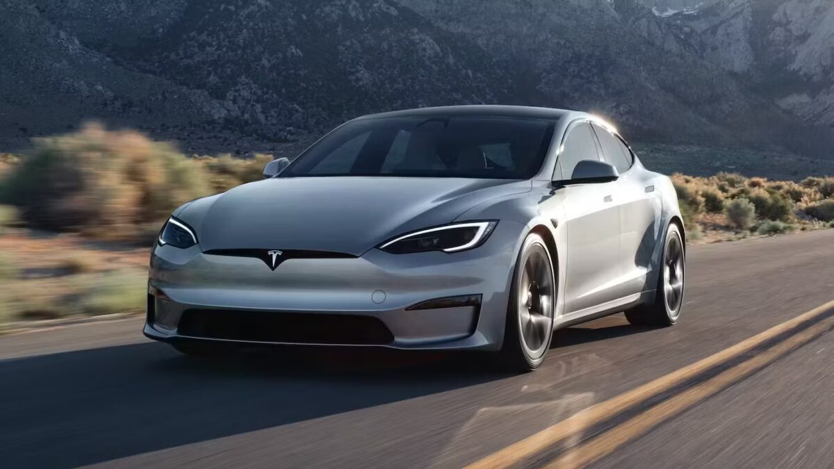 Tesla теперь заставляет владельцев Model S и X приобретать FSD