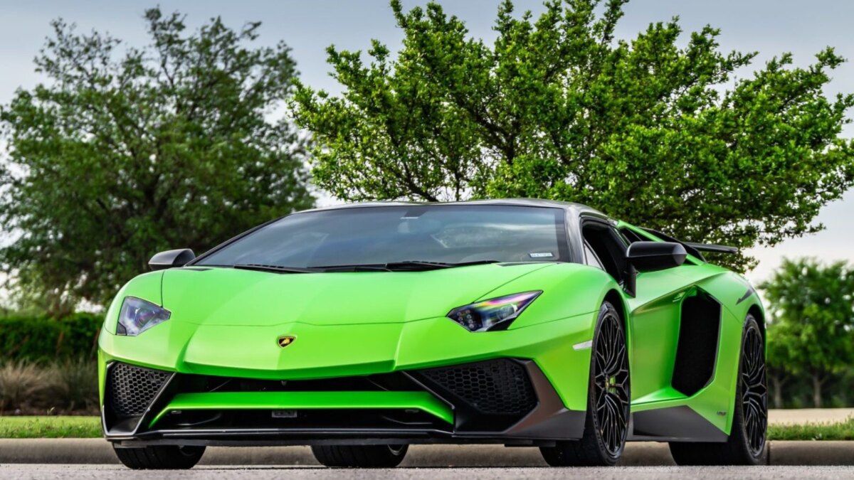 Названы самые популярные цвета автомобилей в России