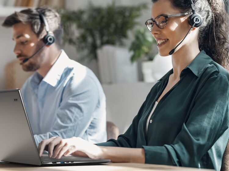 IFA 2025: Acer представила бизнес-ноутбук TravelMate X14 AI и серию проекторов Vero