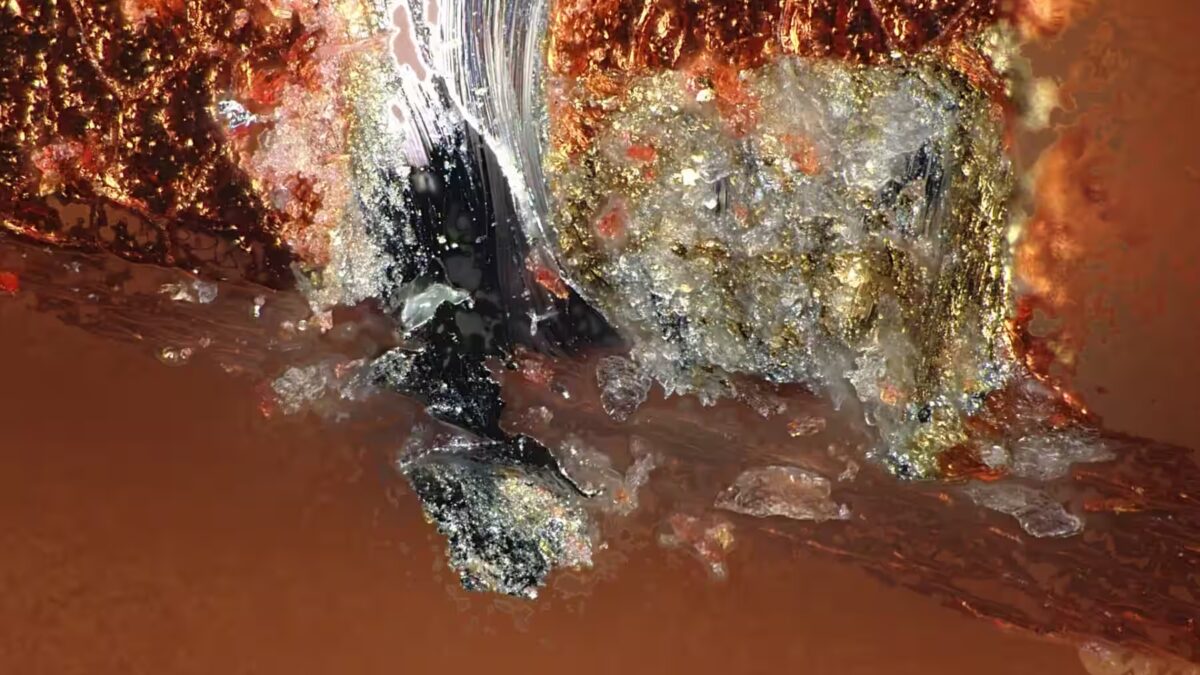 iFixit нашла причину царапин вокруг камеры iPhone 17 Pro