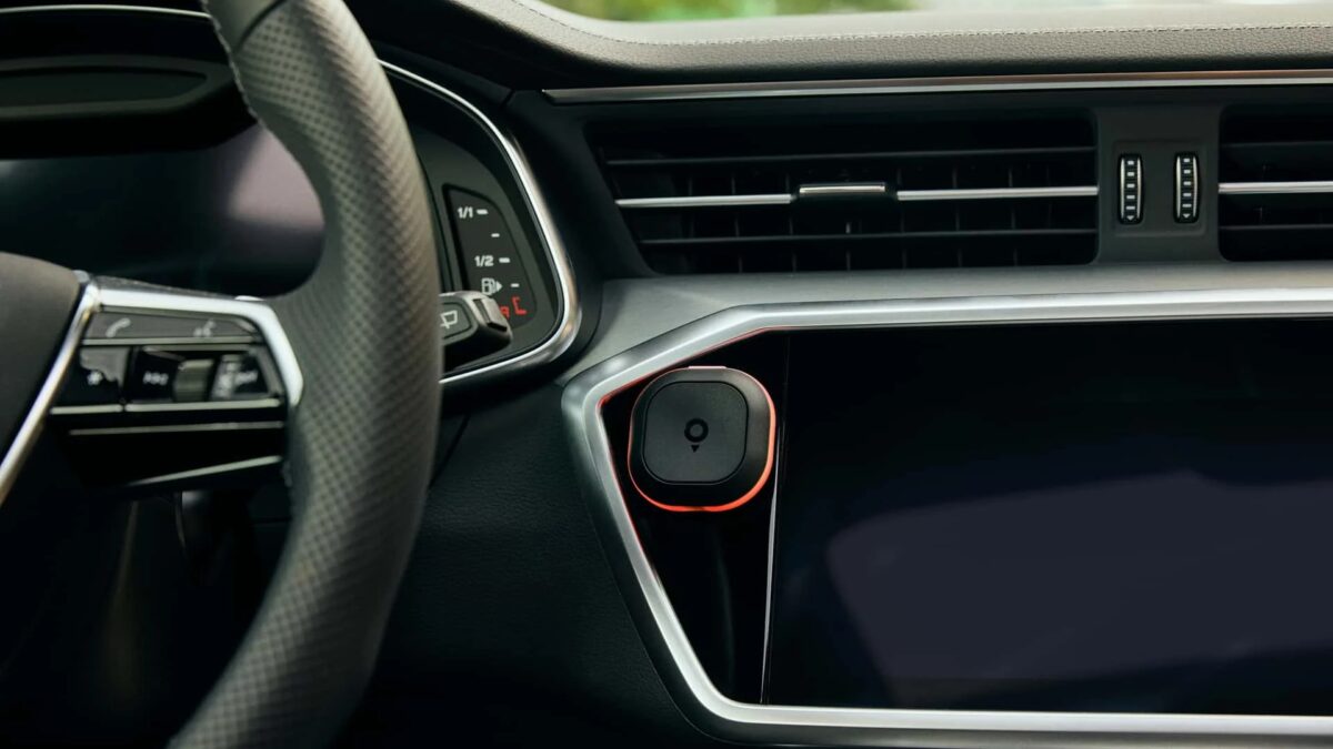 TomTom выпустила помощника для водителей без дисплея